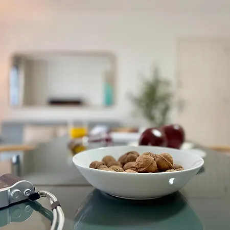 Canaryislandshost L Coral