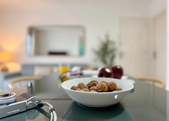 Canaryislandshost L Coral