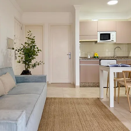 Canaryislandshost L Coral Puerto del Carmen (Lanzarote)