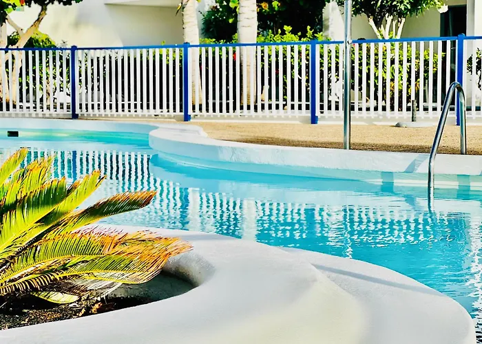 Canaryislandshost L Coral